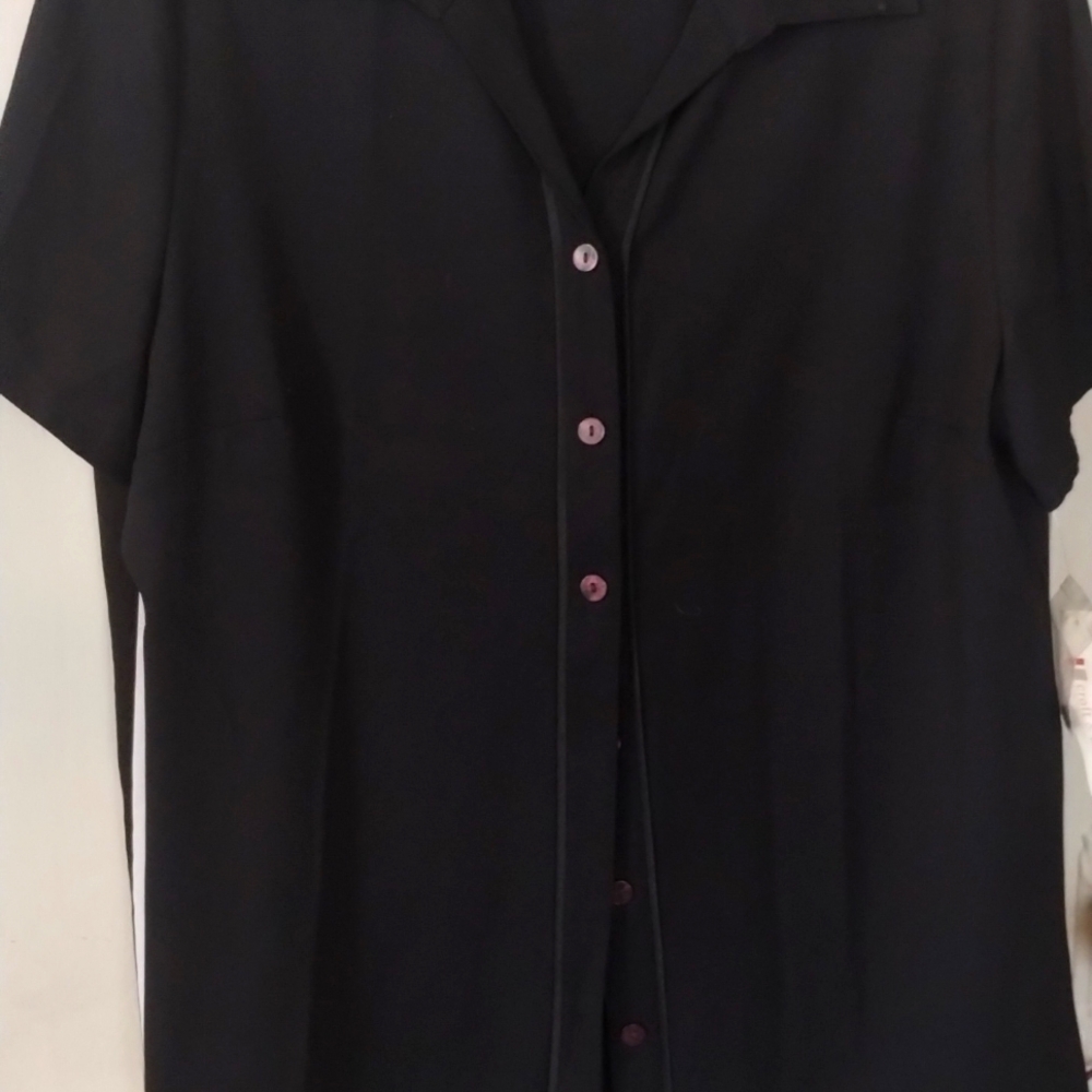 Ladies Lg. Croft & Barrow Black Blouse *NEW*